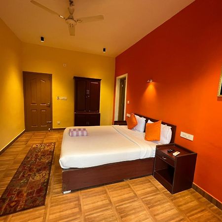 Munnar Blue Mist Bed & Breakfast Ngoại thất bức ảnh