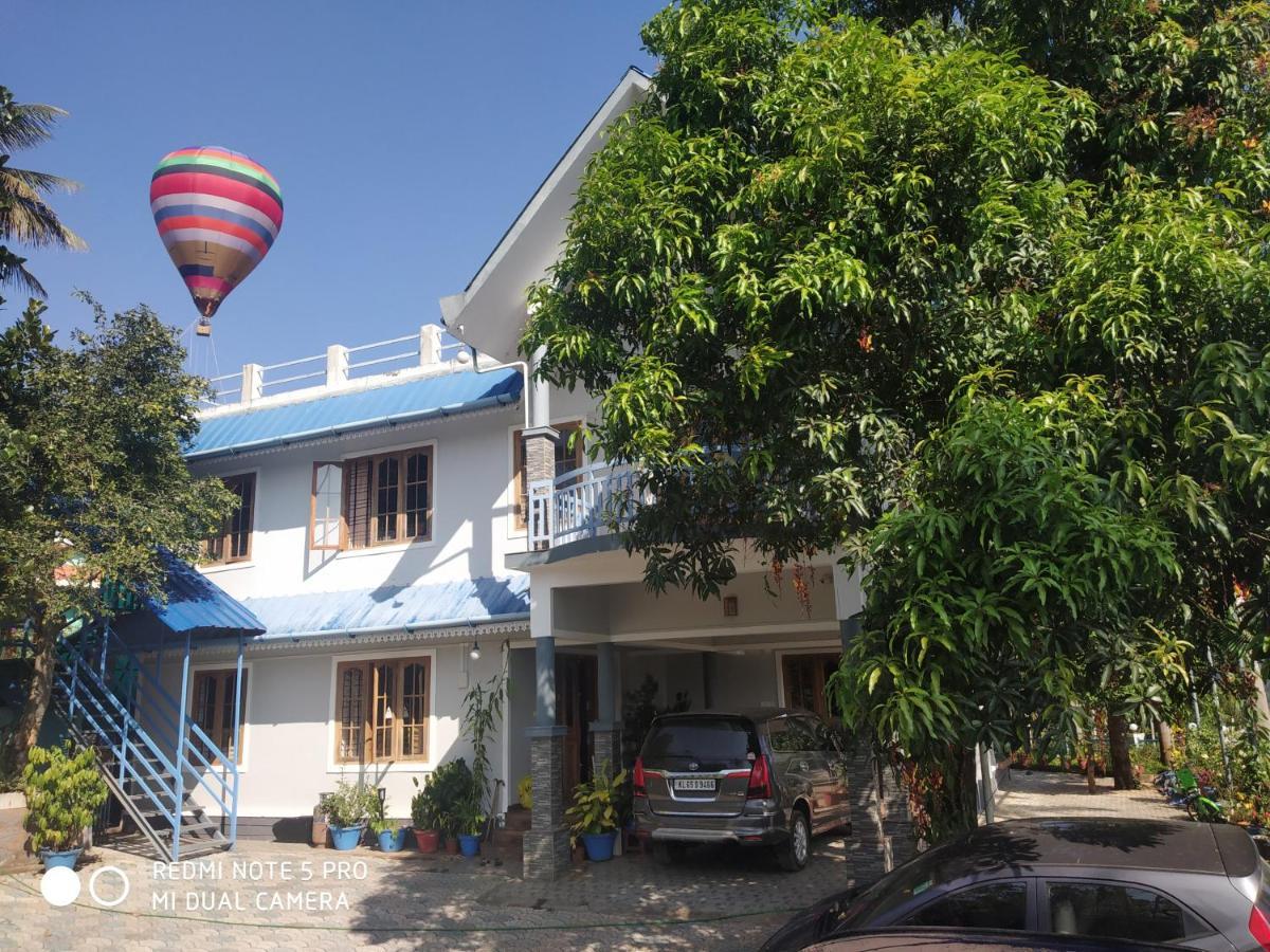 Munnar Blue Mist Bed & Breakfast Ngoại thất bức ảnh