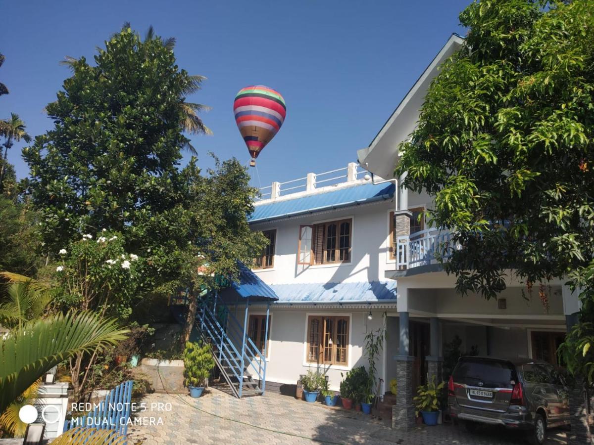 Munnar Blue Mist Bed & Breakfast Ngoại thất bức ảnh