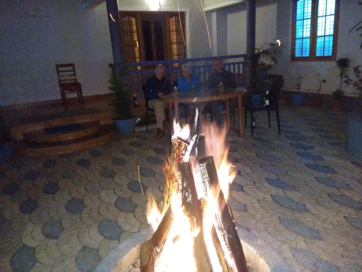 Munnar Blue Mist Bed & Breakfast Ngoại thất bức ảnh