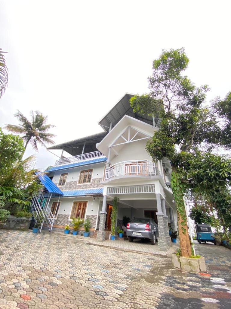 Munnar Blue Mist Bed & Breakfast Ngoại thất bức ảnh
