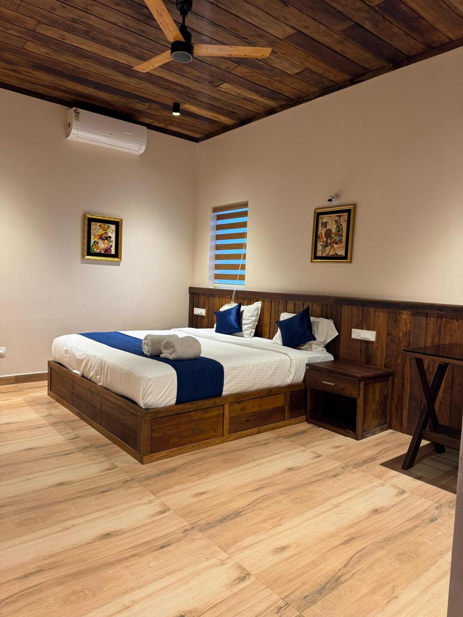 Munnar Blue Mist Bed & Breakfast Ngoại thất bức ảnh