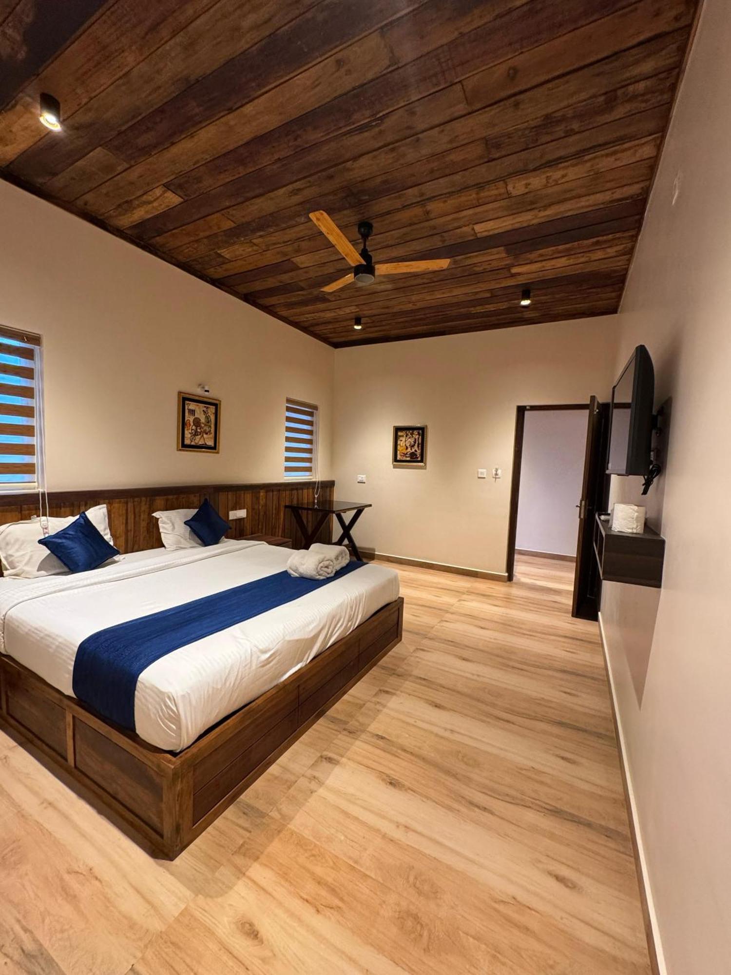 Munnar Blue Mist Bed & Breakfast Ngoại thất bức ảnh
