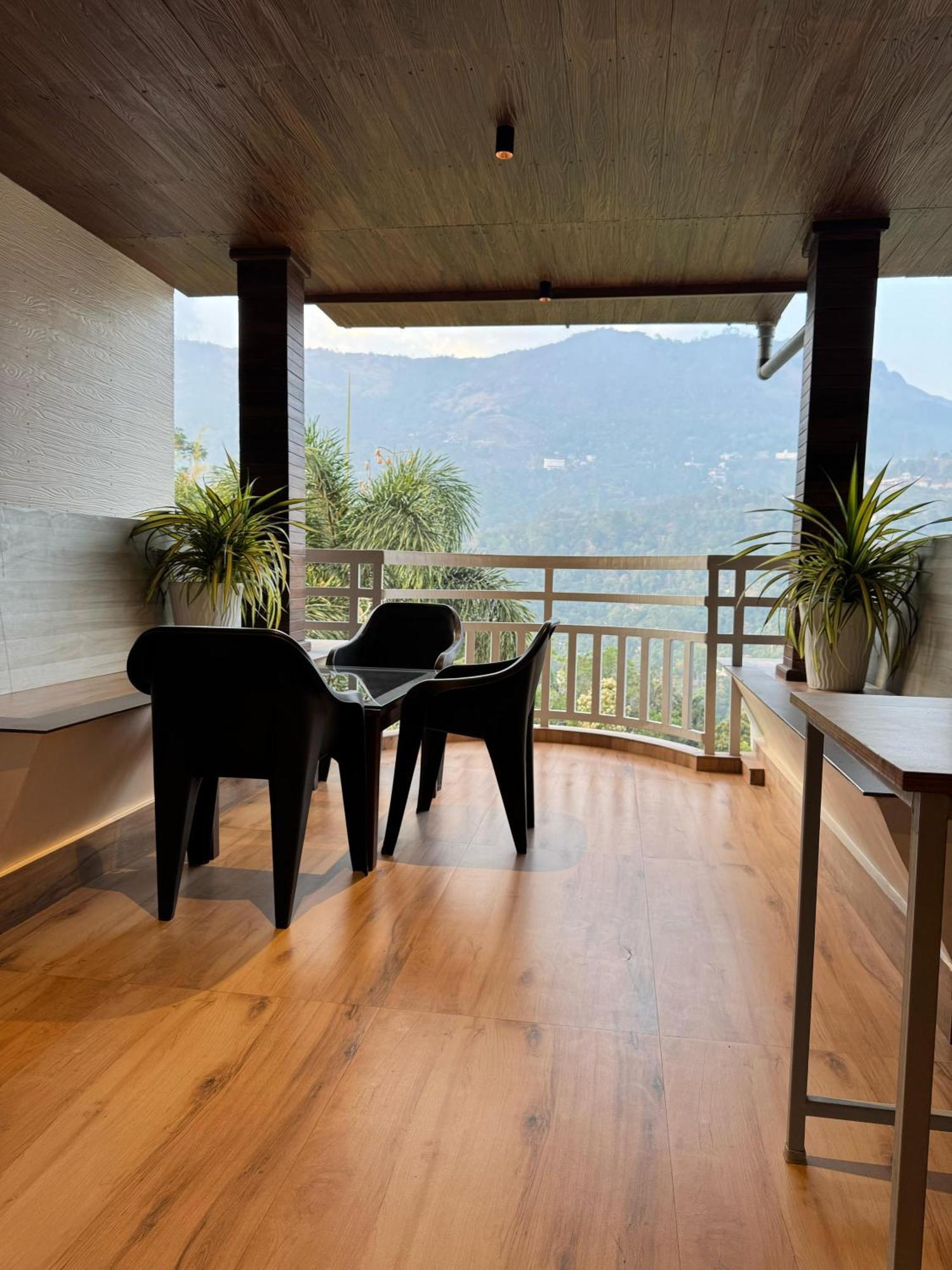 Munnar Blue Mist Bed & Breakfast Ngoại thất bức ảnh