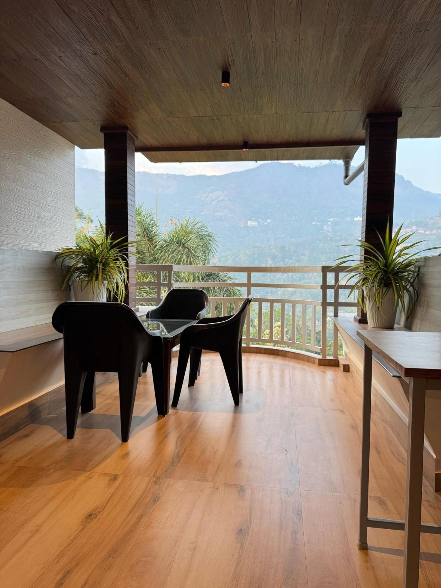 Munnar Blue Mist Bed & Breakfast Ngoại thất bức ảnh
