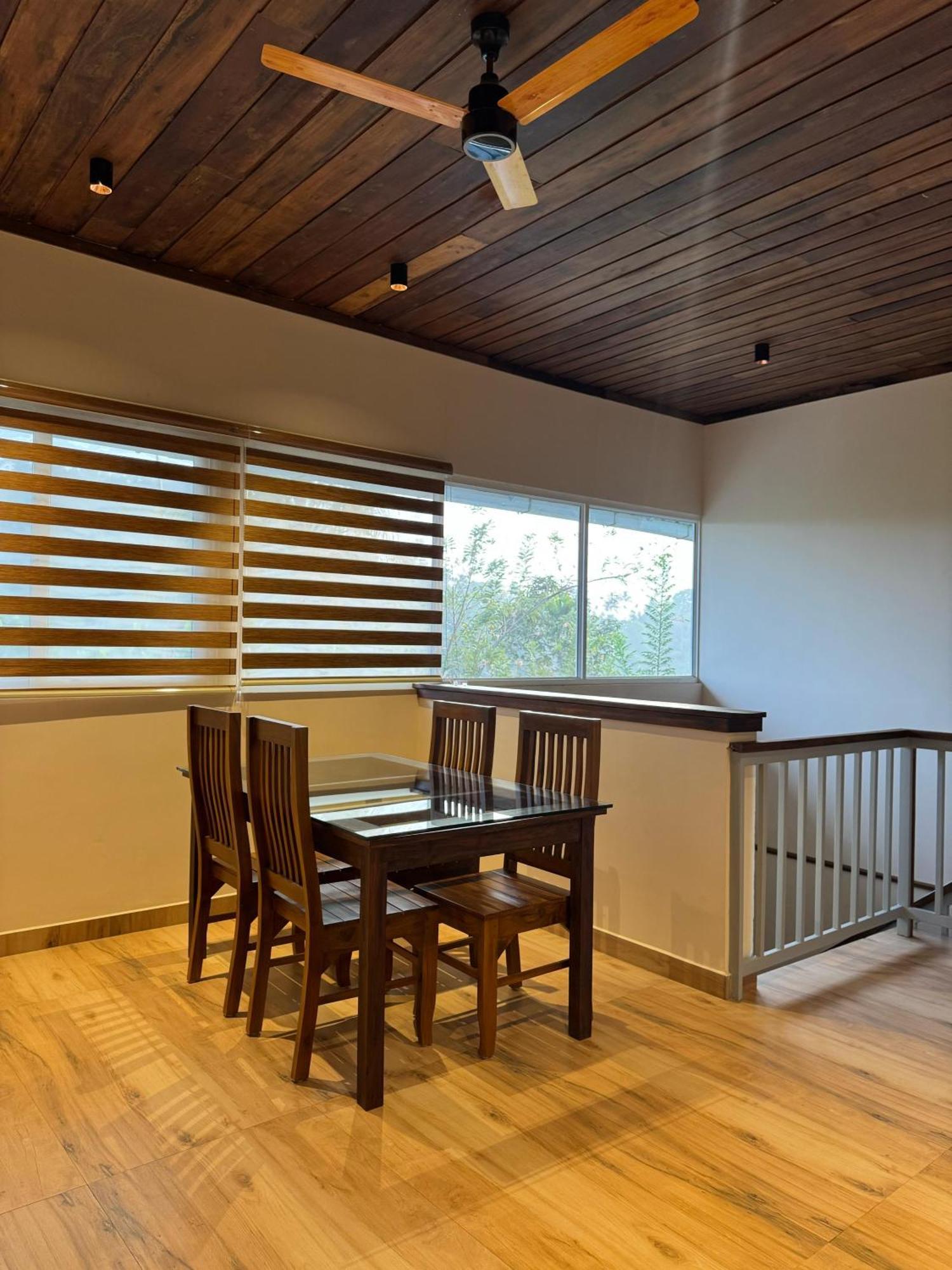 Munnar Blue Mist Bed & Breakfast Ngoại thất bức ảnh