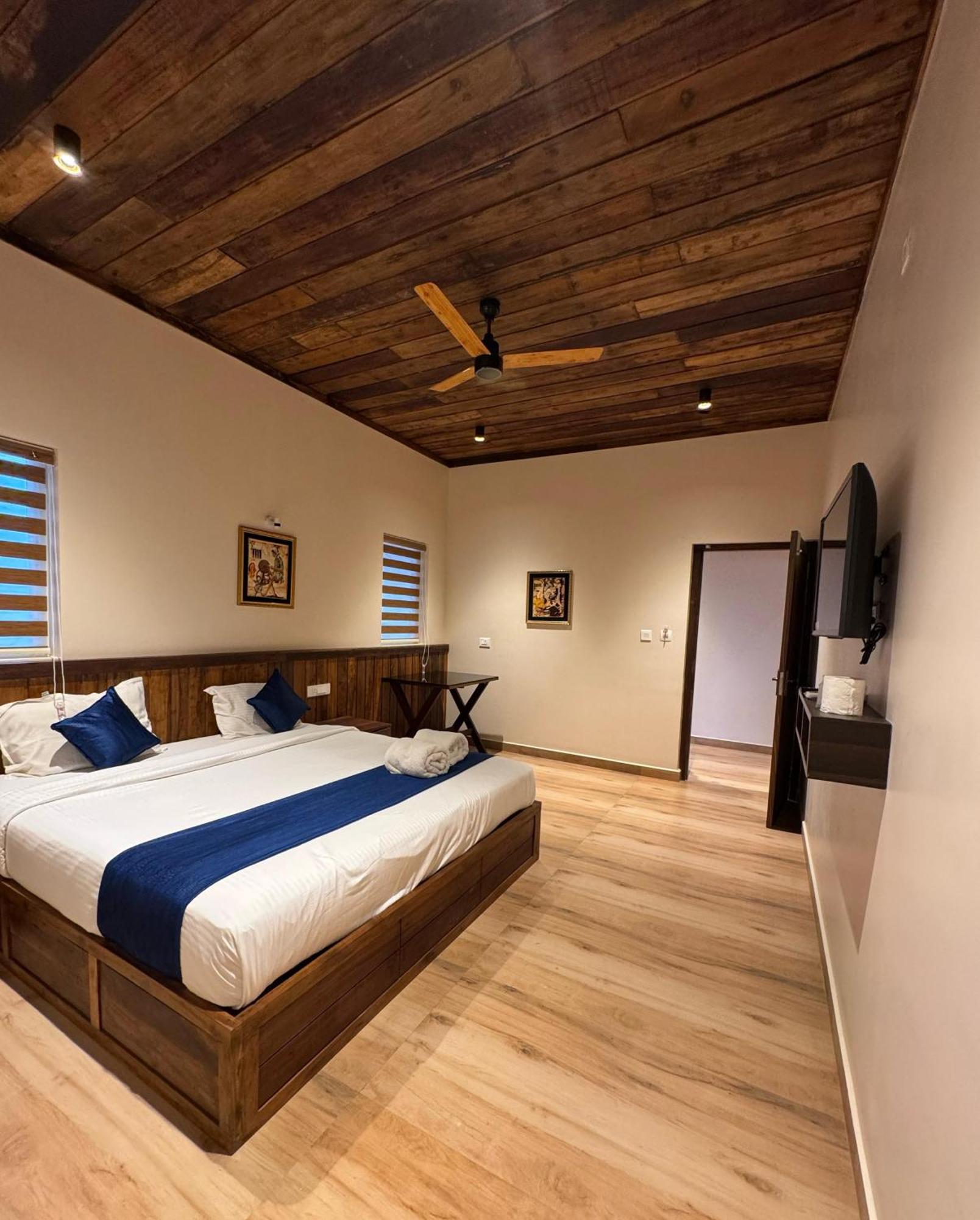 Munnar Blue Mist Bed & Breakfast Ngoại thất bức ảnh